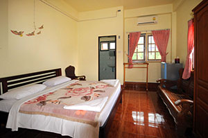 double bed cabin