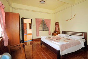 double bed cabin